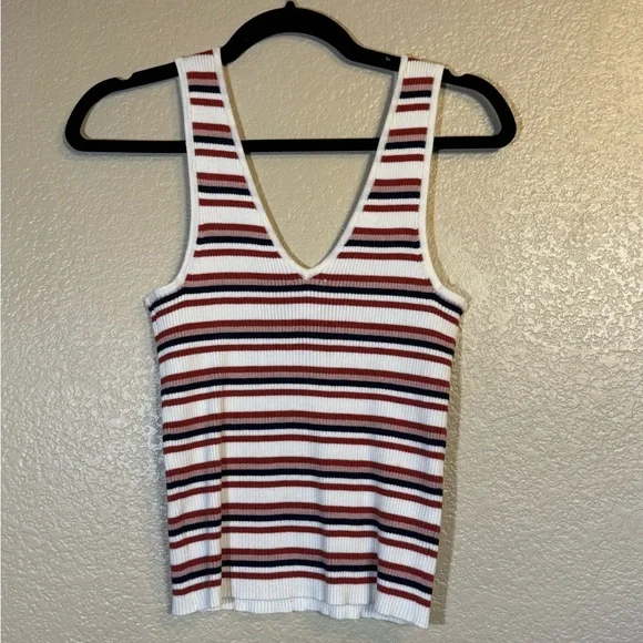 Striped V-Neck Sleeveless Top - Picture 3 of 4